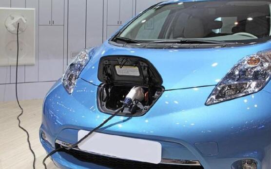 混動汽車與電動汽車，哪個更適合你？